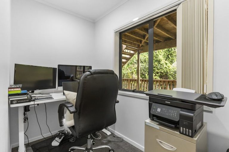 Photo of property in 45 Condor Place, Unsworth Heights, Auckland, 0632
