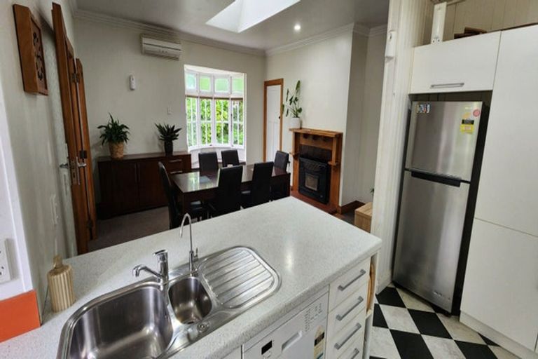 Photo of property in 15 Burns Street, Westown, New Plymouth, 4310