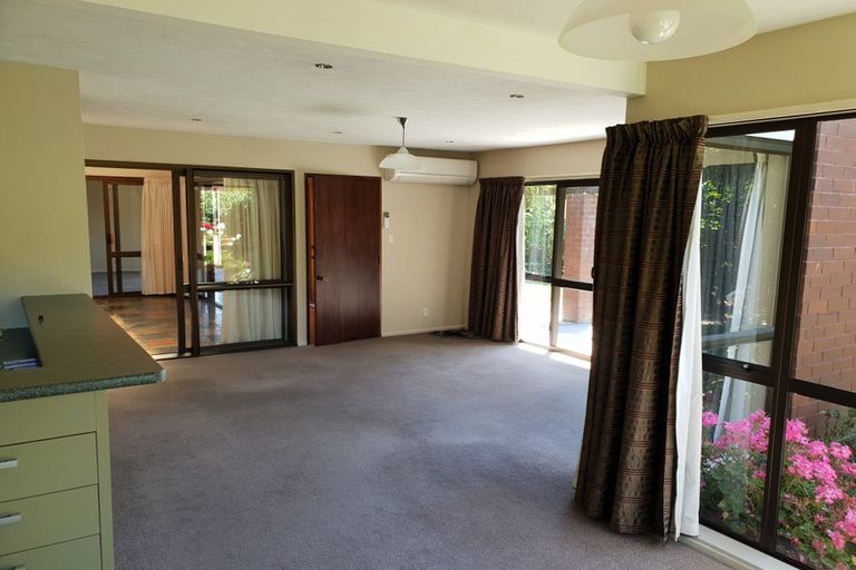 Photo of property in 21 Wadeley Road, Ilam, Christchurch, 8041