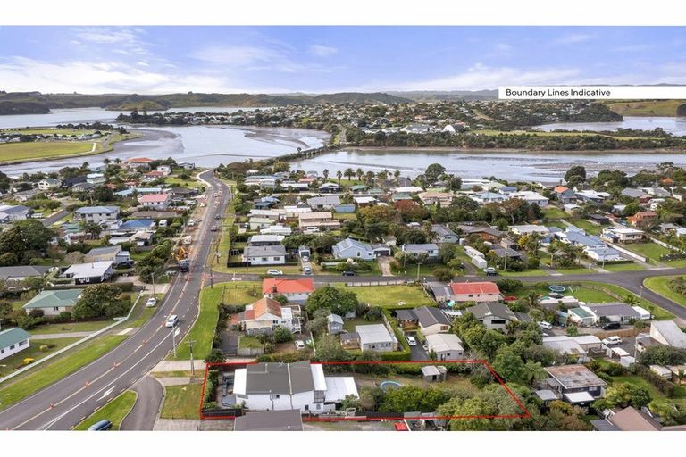 Photo of property in 70 Wainui Road, Raglan, 3225