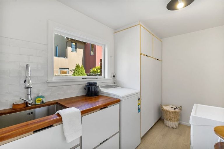 Photo of property in 2/10 Bretts Road, St Albans, Christchurch, 8052