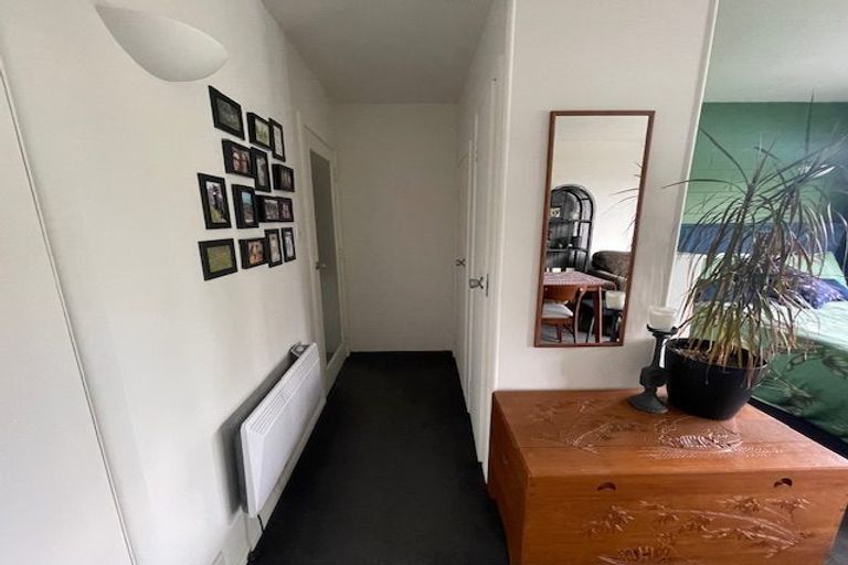 Photo of property in Barton Flats, 1/9-11 Barton Terrace, Thorndon, Wellington, 6011