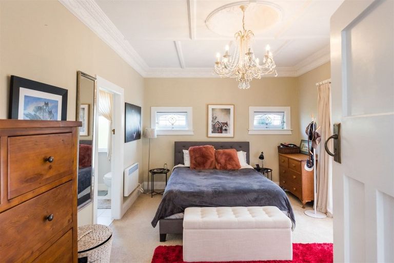 Photo of property in 10 Milverton Avenue, Hokowhitu, Palmerston North, 4410