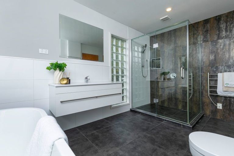 Photo of property in 101 Old Railway Road, Kumeu, 0892