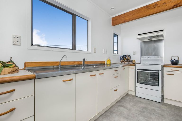 Photo of property in 13 Wallace Road, Ranui, Auckland, 0612