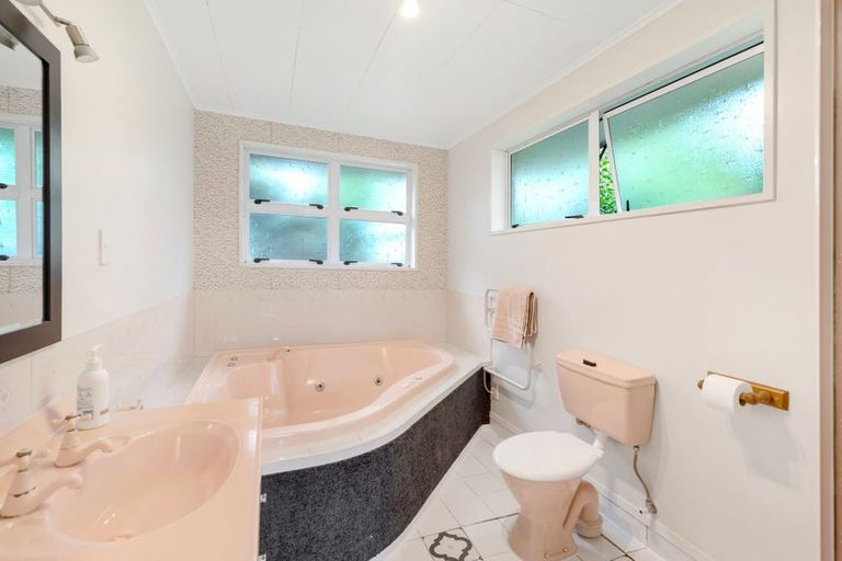 Photo of property in 52 John F Kennedy Drive, Milson, Palmerston North, 4414