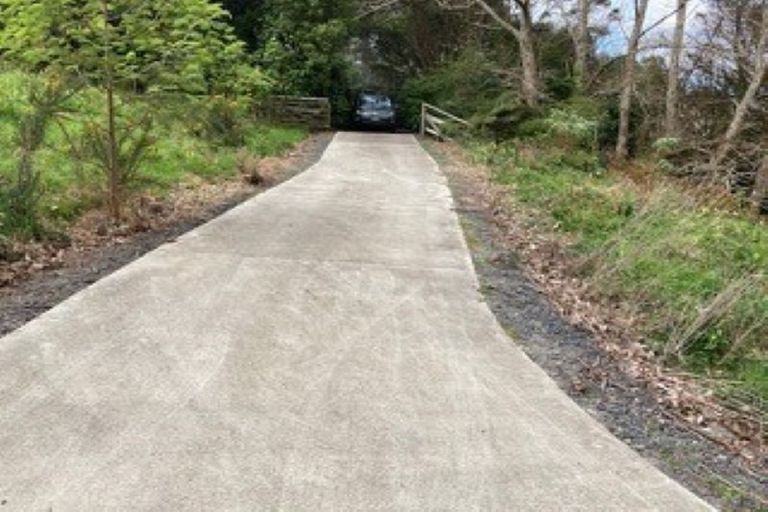 Photo of property in 11 Ron Wyatt Lane, Waiuku, 2123