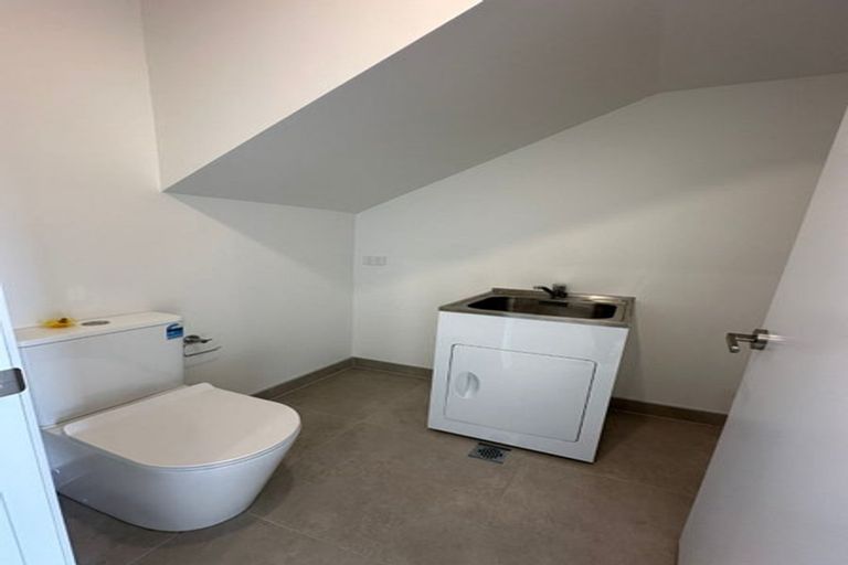 Photo of property in 54 Rauemi Way, Te Atatu South, Auckland, 0610