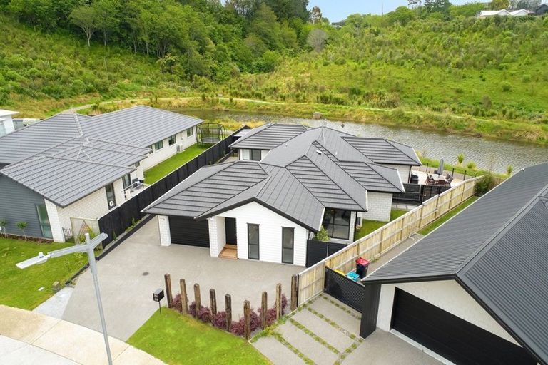 Photo of property in 105 Whakaturou Crescent, Pyes Pa, Tauranga, 3112