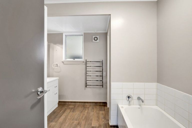 Photo of property in 51a Toru Road, Paraparaumu Beach, Paraparaumu, 5032