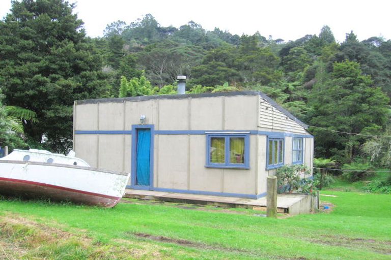 Photo of property in 20 Western Road, Laingholm, Auckland, 0604