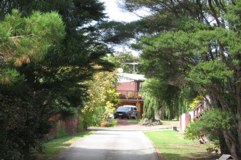 Photo of property in 92a Godley Road, Green Bay, Auckland, 0604