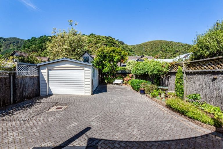 Photo of property in 69 Marine Parade, Eastbourne, Lower Hutt, 5013