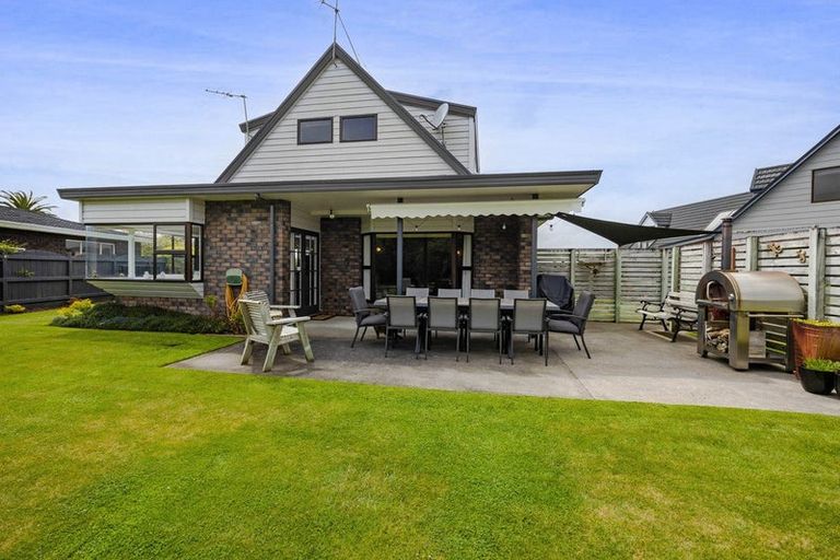 Photo of property in 11 County Drive, Hawera, 4610