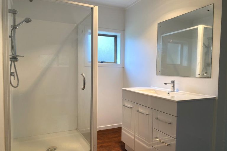 Photo of property in 38c Amorino Drive, Red Beach, 0932