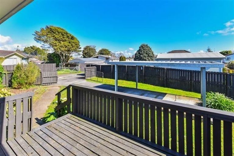Photo of property in 1/27 Limond Street, Randwick Park, Auckland, 2105