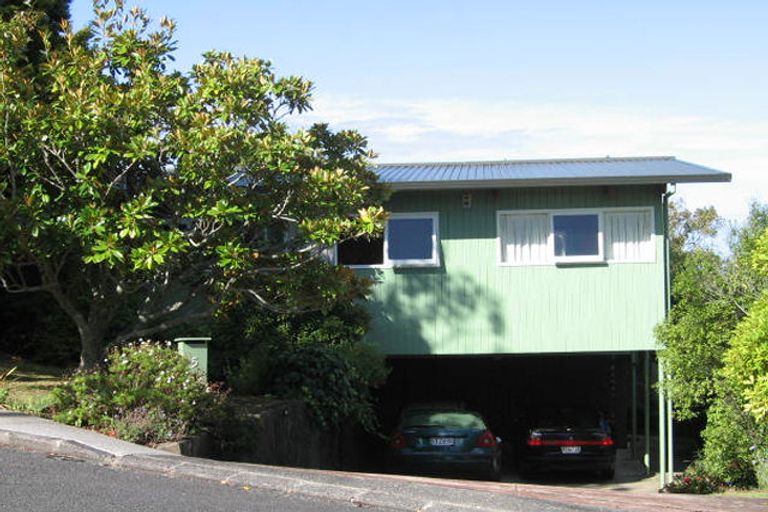 Photo of property in 5 Beacon Avenue, Campbells Bay, Auckland, 0630