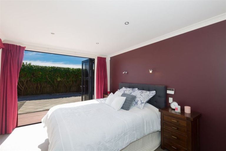 Photo of property in 35 Hawtrey Terrace, Churton Park, Wellington, 6037