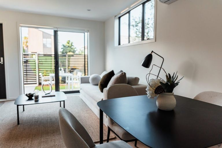 Photo of property in 16/12 Tawa Road, Te Atatu Peninsula, Auckland, 0610