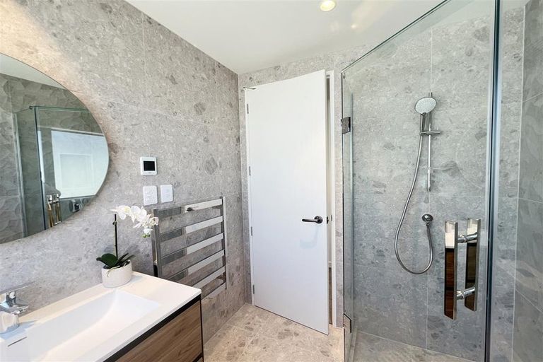 Photo of property in 81a Matipo Road, Mairangi Bay, Auckland, 0630