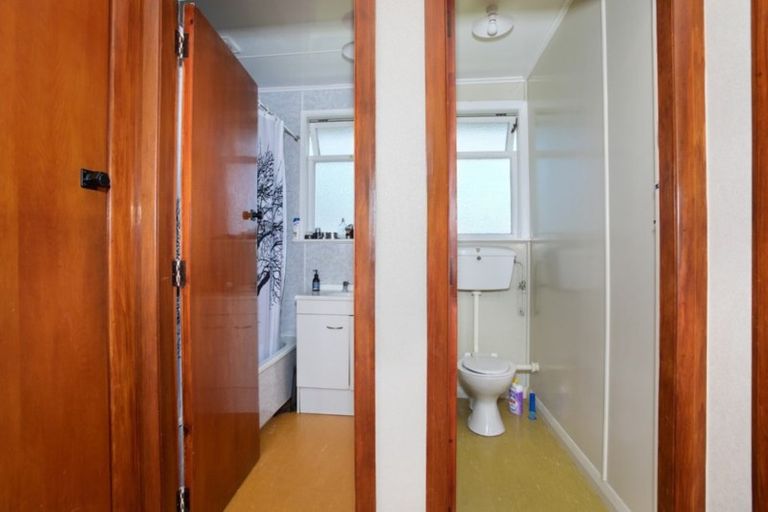 Photo of property in 23 Holland Crescent, Bulls, 4818