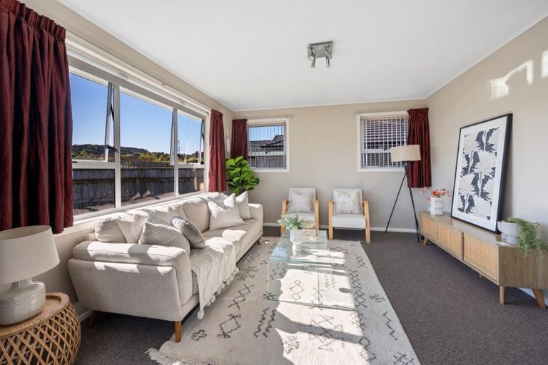 Photo of property in 14 Warwick Crescent, Taradale, Napier, 4112