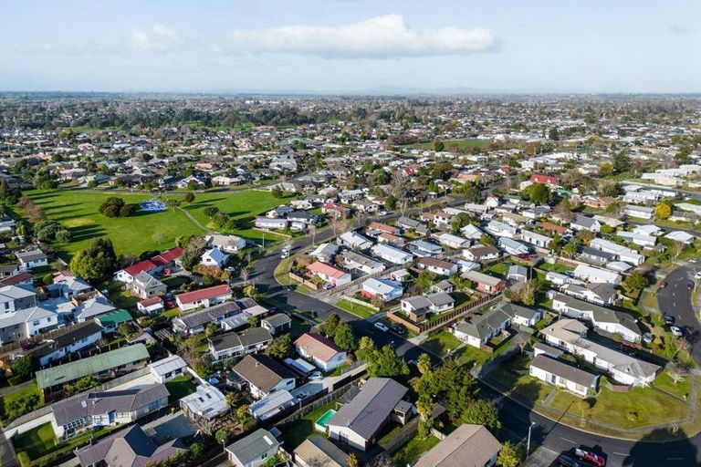 Photo of property in 38 Garland Drive, St Andrews, Hamilton, 3200