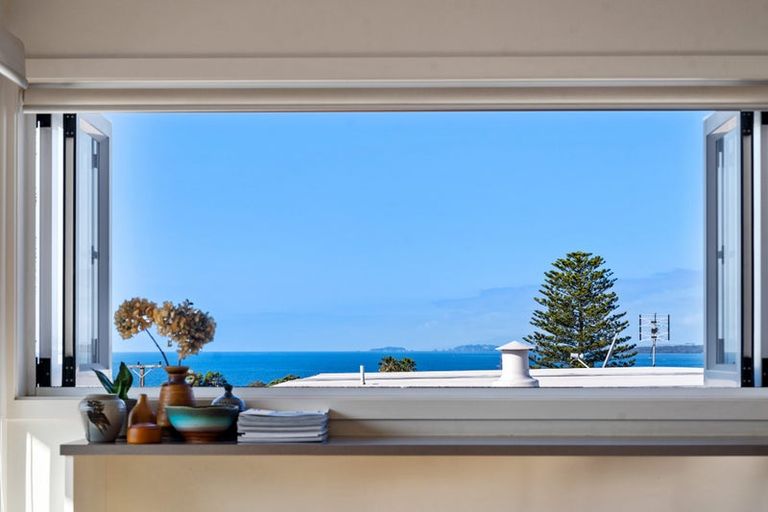 Photo of property in 1/1 Park Avenue, Takapuna, Auckland, 0622