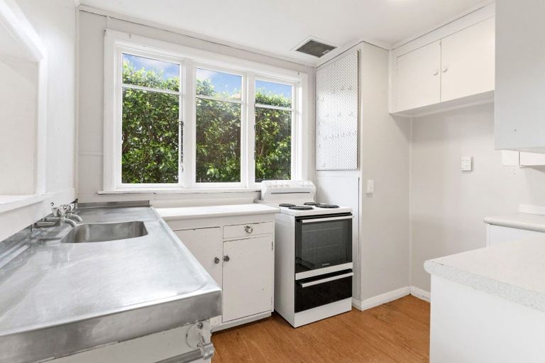 Photo of property in 68 Moa Road, Point Chevalier, Auckland, 1022