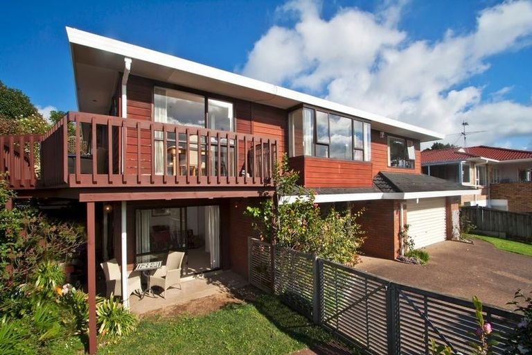 Photo of property in 26 Sunnyview Avenue, Shelly Park, Auckland, 2014