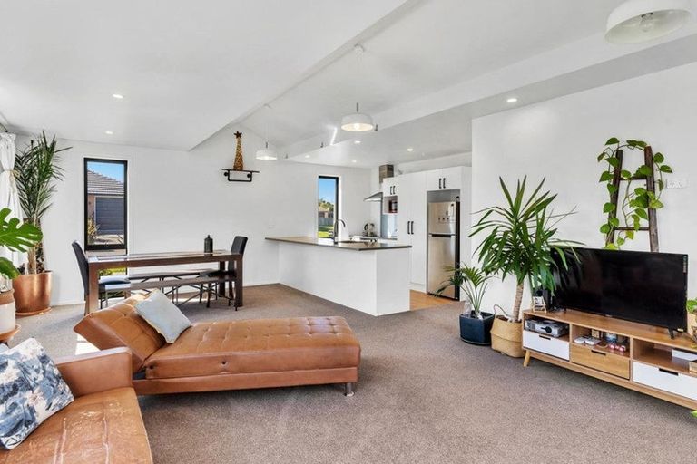 Photo of property in 19 Tarata Grove, Lansdowne, Masterton, 5810