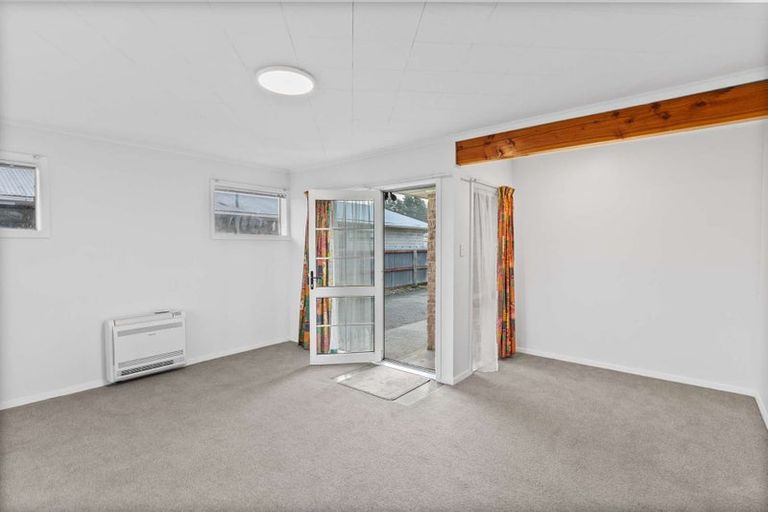 Photo of property in 14 Camelia Place, Islington, Christchurch, 8042