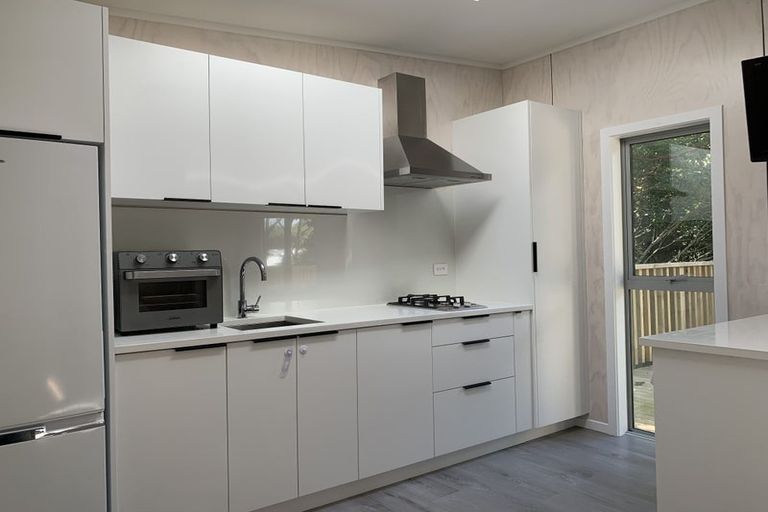 Photo of property in 16 Springtime Crescent, Stanmore Bay, Whangaparaoa, 0932