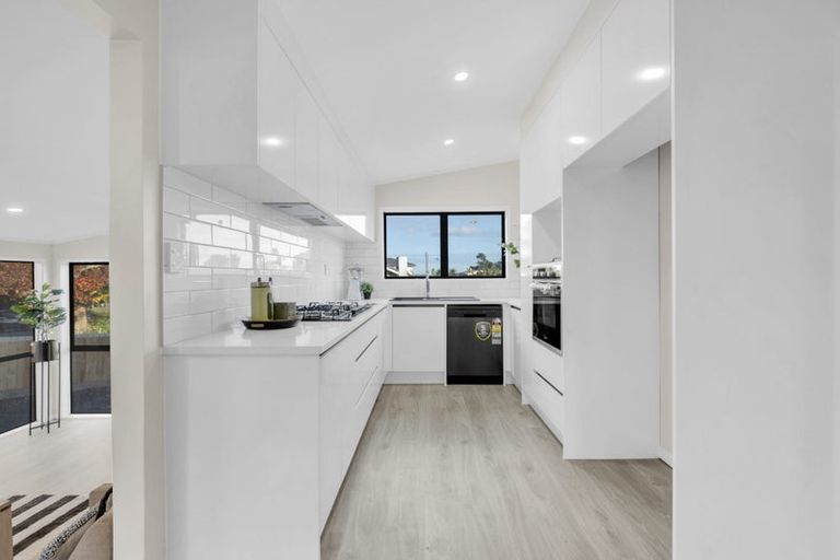 Photo of property in 200 Mahia Road, Weymouth, Auckland, 2103