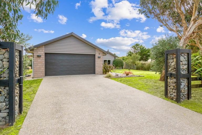 Photo of property in 26a Paetawa Road, Peka Peka, Waikanae, 5391