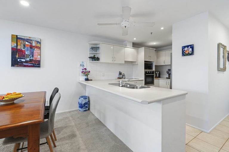 Photo of property in 4h/175 Hurstmere Road, Takapuna, Auckland, 0622