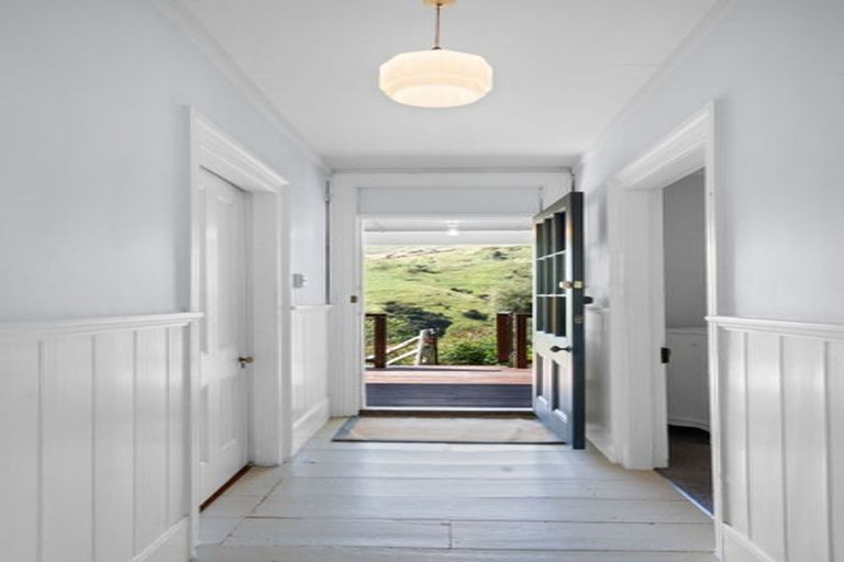 Photo of property in 8 Shadbolts Road, Pigeon Bay, Akaroa, 7583