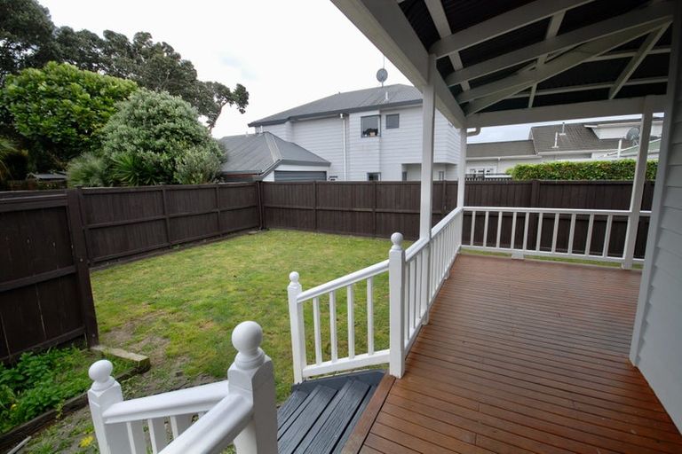 Photo of property in 1/20 Sulphur Beach Road, Northcote Point, Auckland, 0627