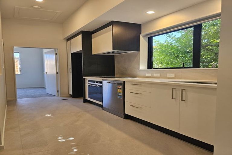 Photo of property in 1/11 Seymour Road, Sunnyvale, Auckland, 0612