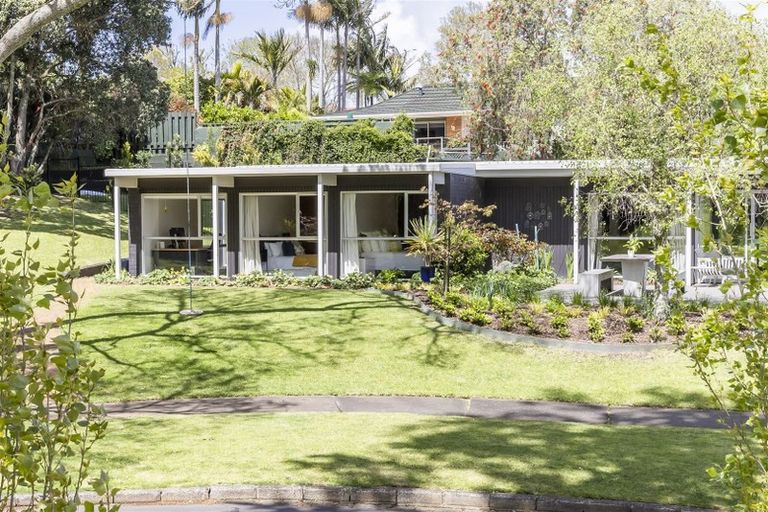 Photo of property in 5 Meanda Gardens, Sunnyhills, Auckland, 2010