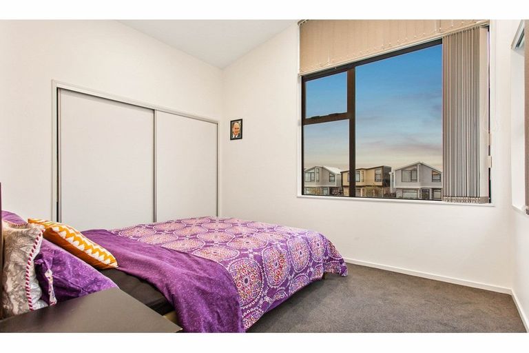 Photo of property in 53 Battalion Drive, Papakura, 2110