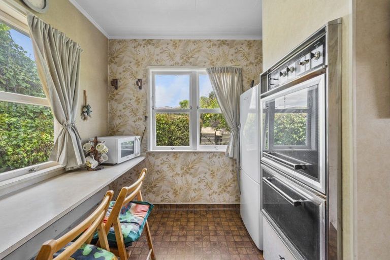 Photo of property in 42 Given Street, Havelock North, 4130