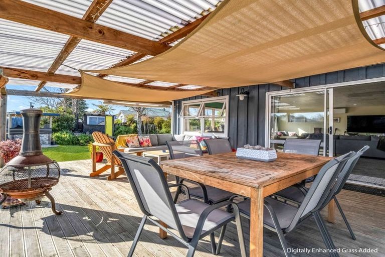 Photo of property in 37 Kawaha Point Road, Fairy Springs, Rotorua, 3015