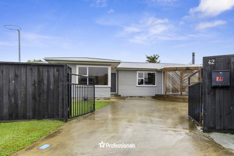 Photo of property in 42 Mountbatten Grove, Clouston Park, Upper Hutt, 5018