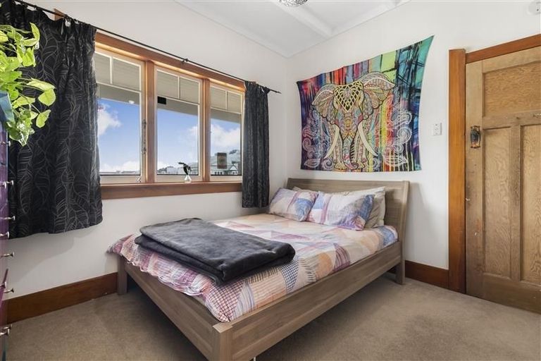 Photo of property in 2 Bowers Road, Glen Eden, Auckland, 0602