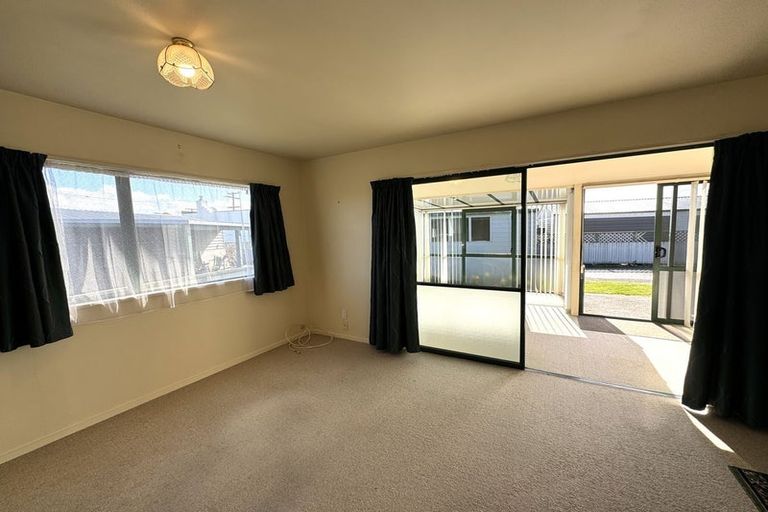 Photo of property in 50d Lanark Street, Balclutha, 9230