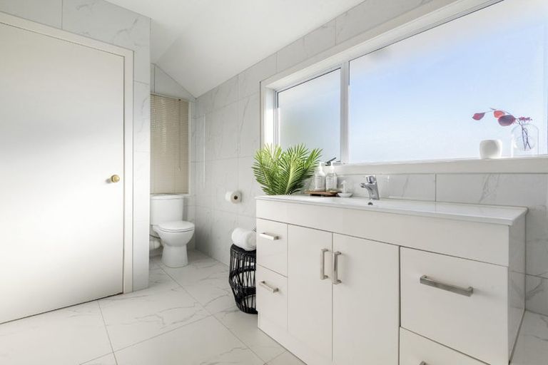 Photo of property in 2/5 Stanley Avenue, Milford, Auckland, 0620