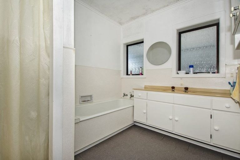 Photo of property in 5 Hinemoa Street, Onerahi, Whangarei, 0110