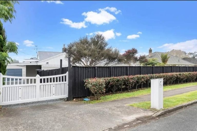 Photo of property in 78 Mcrobbie Road, Kingseat, Papakura, 2580