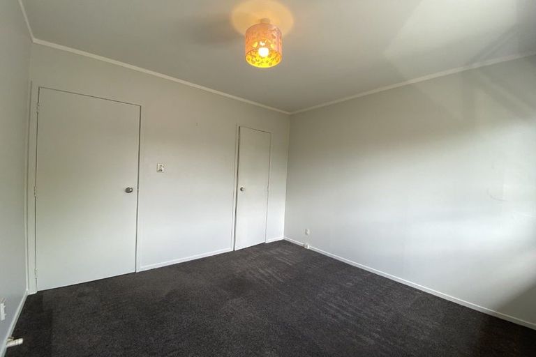 Photo of property in 24 Mirrabooka Avenue, Botany Downs, Auckland, 2010
